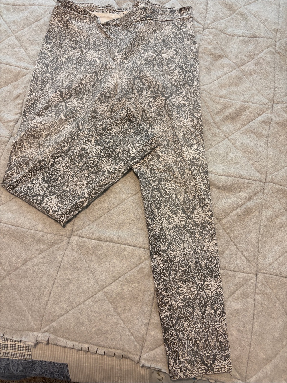 Jules & Leopold Gray Paisley Kids Leggings